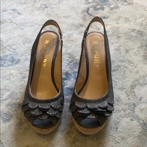 Grey wedges!! Great condition.